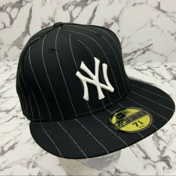 Men's New Era Cap MLB NY Yankees Black | White Pinstripes 59FIFTY NWT - Picture 2 of 5